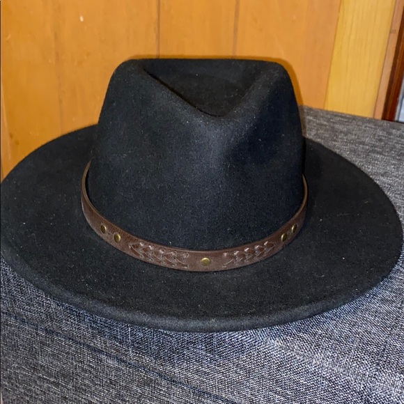 Womens stylish hat - Picture 1 of 3